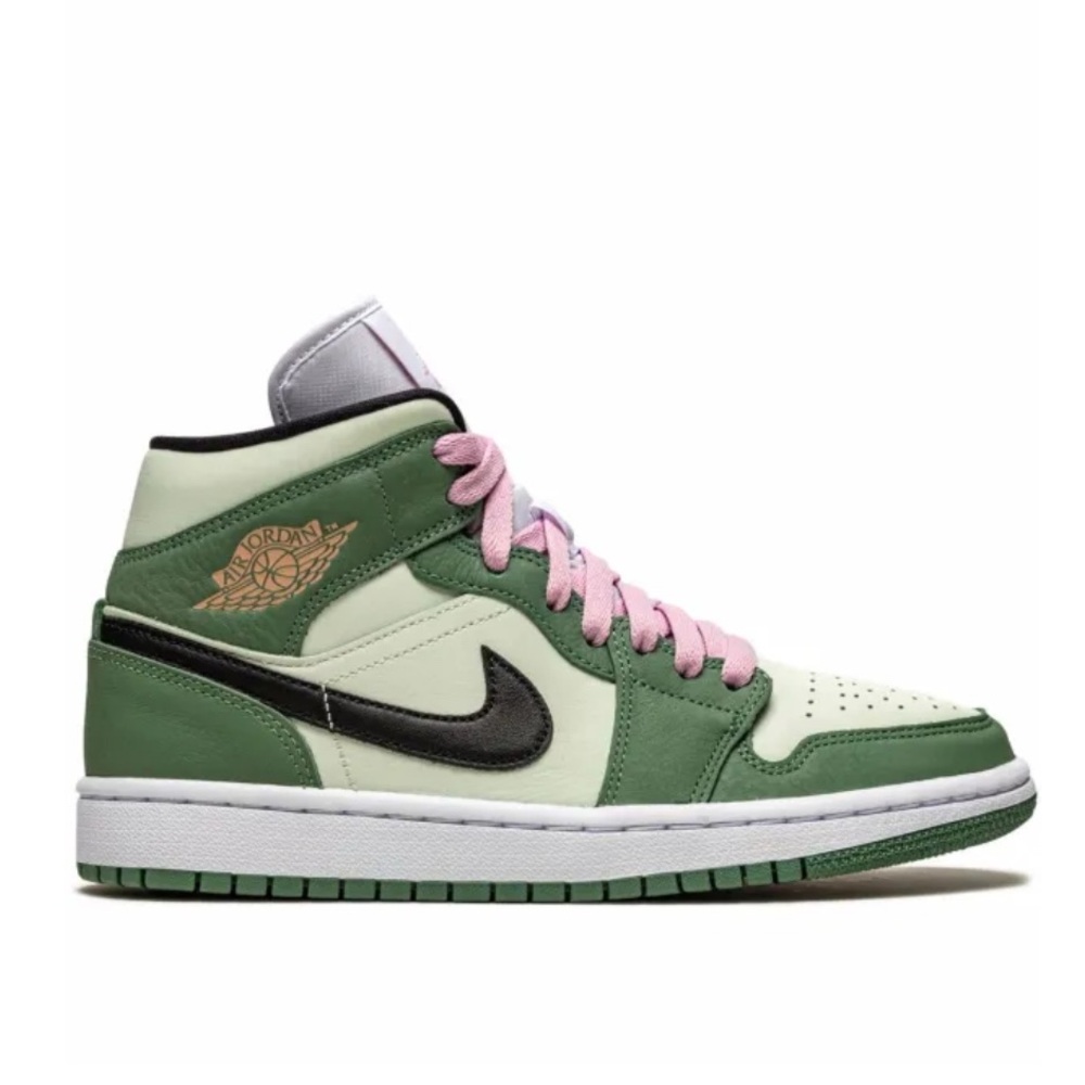 Jordan 1 Mid SE Dutch Green Sneakers  size 7.5 women brand new